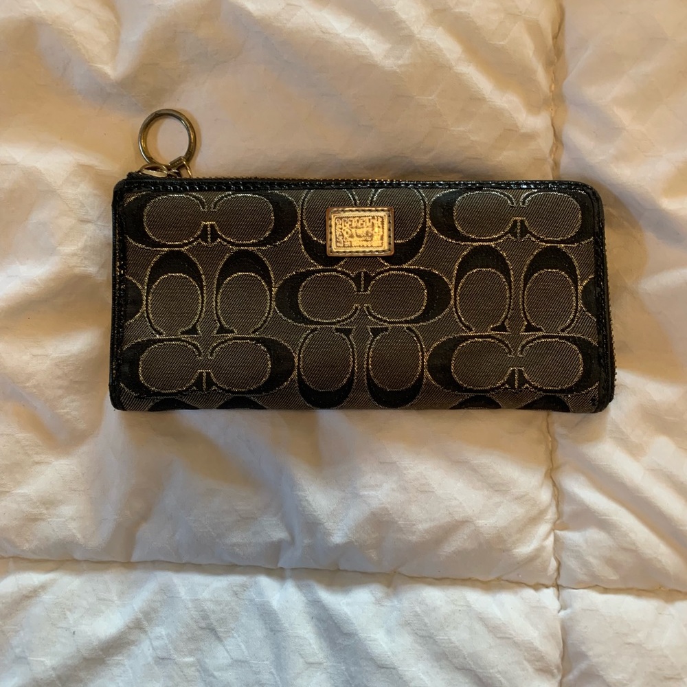 Medium sized Coach wallet